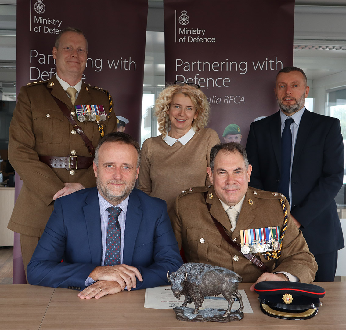 Back L to R: Capt Christian Hughes, 158 Regiment, Royal Logistic Corps; Julie Feltwell, Buffaload Managing Director; Julian Boulton, Compliance Director. Seated L and R: Ian Perks, Business Development Director;
Lt Col Andrew Gifford, CO 158 Regiment, RLC